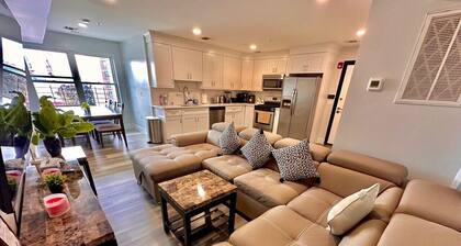 The Classy Suite: 2BR with Free Parking