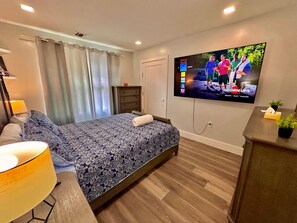 2 bedrooms, iron/ironing board, travel cot, WiFi