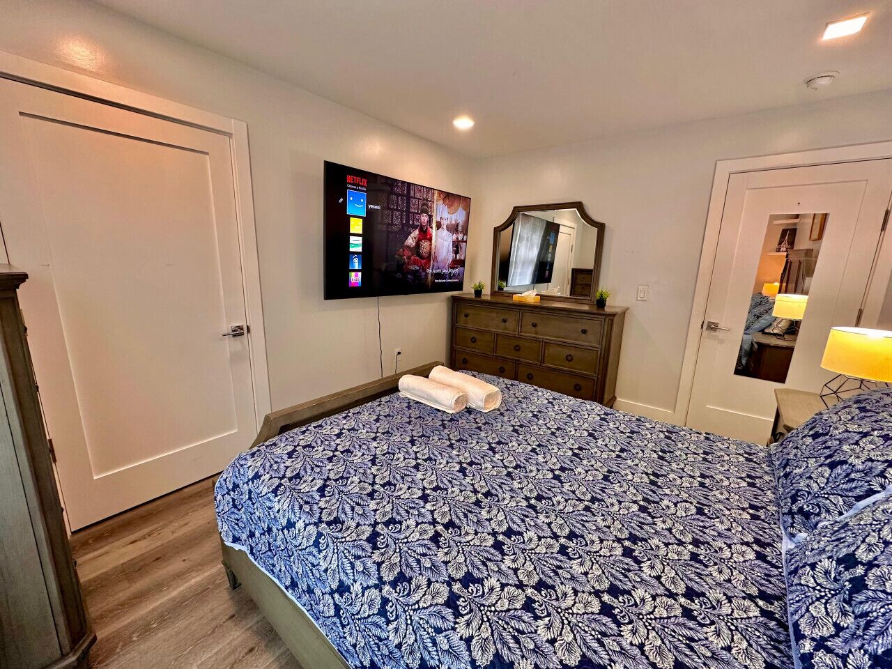 2 bedrooms, iron/ironing board, travel cot, WiFi