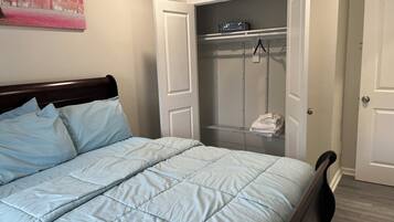 2 bedrooms, desk, iron/ironing board, travel crib