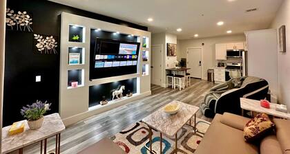 The Stylish Spot: 1BR with Free Parking