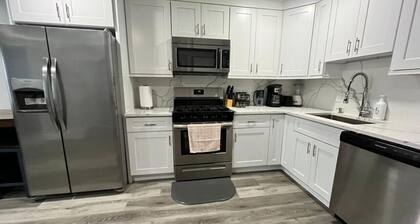 The Homey Suite: 1BR with Luxe Amenities