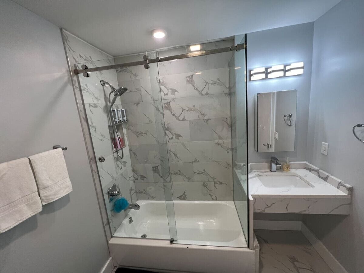 Amenidades de baño gratuitas y secadora de cabello 