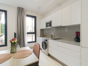 Coffee/tea maker, fridge, microwave, electric kettle