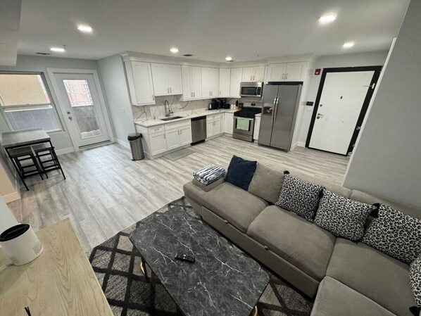 TV - The Spacious Suite: 2BR with Balcony (Paterson)