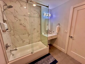 Kostenlose Toilettenartikel, Haartrockner