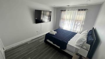 2 bedrooms, iron/ironing board, WiFi, bed sheets