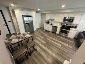 Fridge, microwave, oven, stovetop - The Classic Suite: 2BR close to NYC (Paterson)