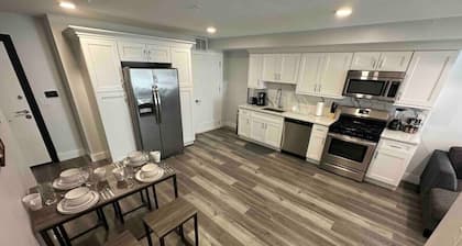The Classic Suite: 2BR close to NYC