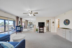 TV, table tennis - NEW! Gulf-View Condo with Resort-Style Amenities (Marco Island)