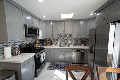 3-bedroom house in charming Marina with WiFi