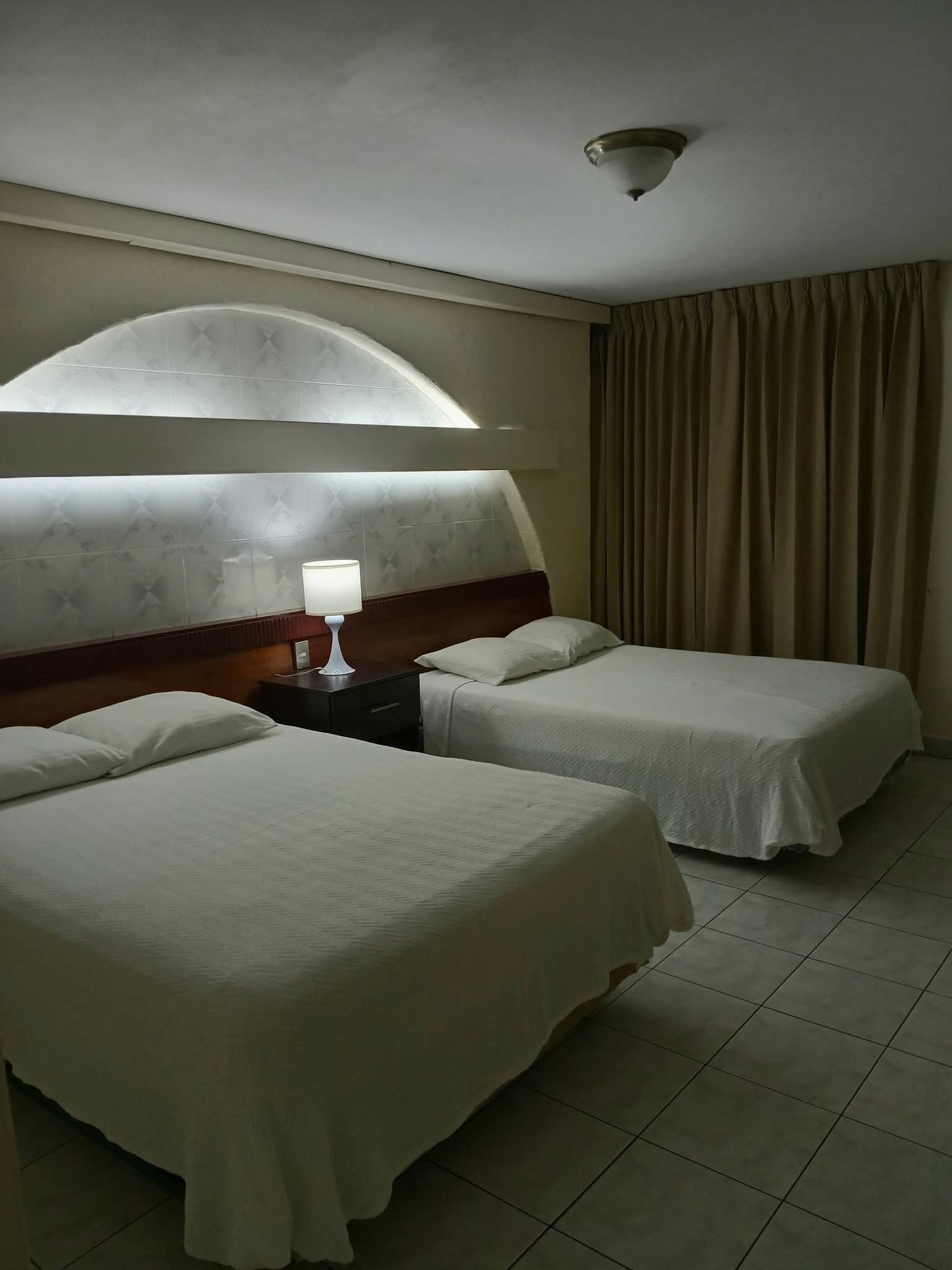 基本雙人房 | 書桌、筆電工作空間、免費無線上網