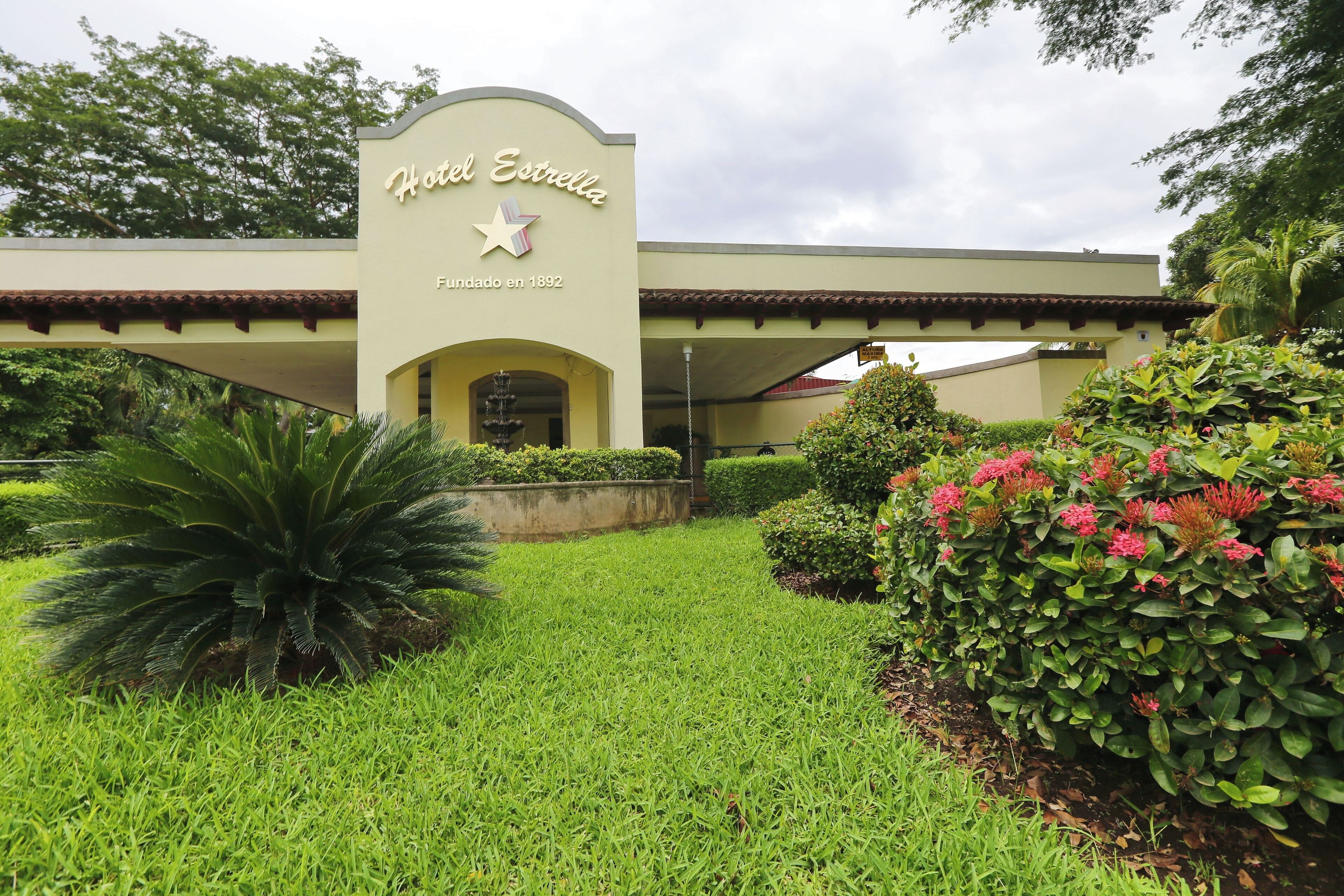 Photo - Hotel Estrella