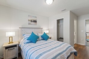 10 Schlafzimmer, Reisekinderbett, kostenloses WLAN, Bettwäsche