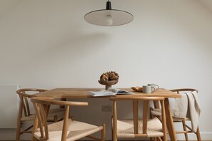 Dining - The INVITED: Hodges Court - TWO (Oxfordshire)