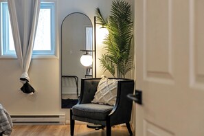 Interior - Lake, Firepit, Minigolf, Dog park, Ice skating (Tobyhanna)