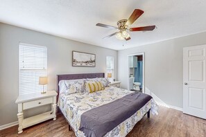 3 habitaciones, tabla de planchar con plancha, wifi y ropa de cama 