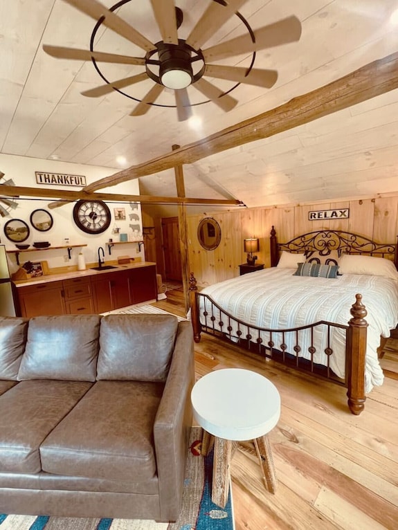 Couples Retreat: The Hayloft- Rustic Escape For 2 - Maryland