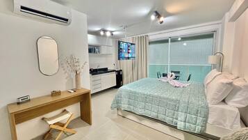 Apartamento conforto, sacada, vista para o mar | 1 quarto, Wi-Fi de cortesia