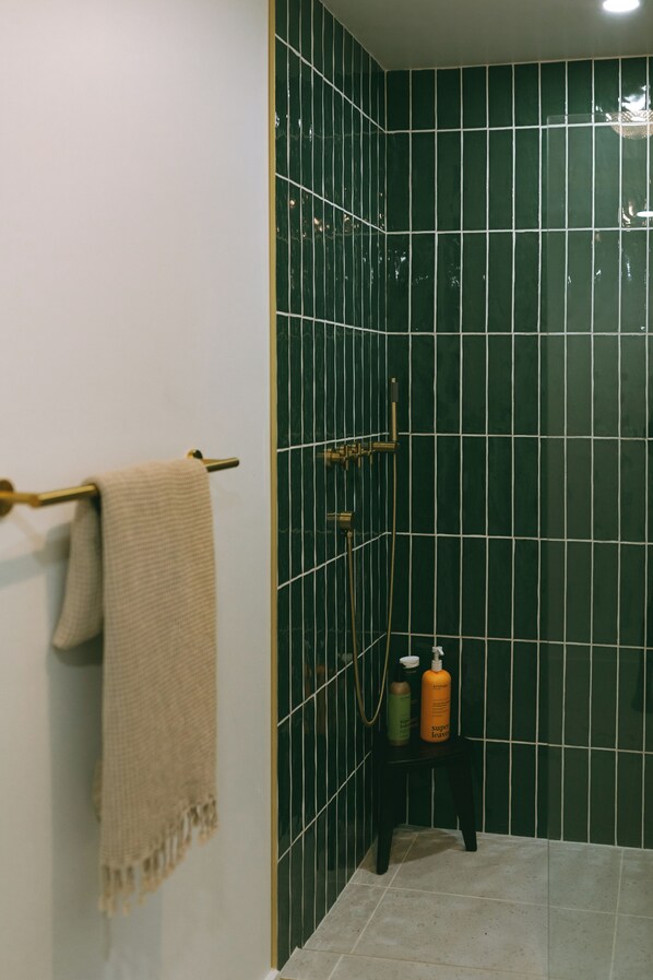 Shower, hair dryer, towels, soap - Cozy Cabin Getaway (St. Ignace)