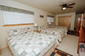 3 bedrooms, WiFi, bed sheets, wheelchair access - Northwoods (#11) Cabin in the Pines (Pinetop-Lakeside)