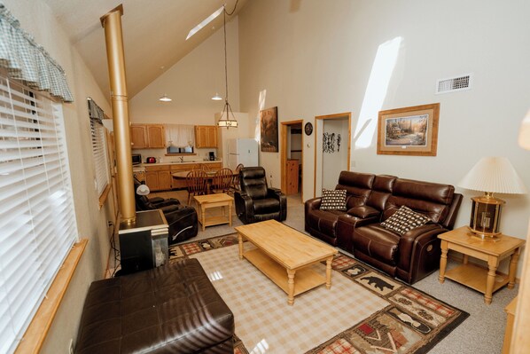 Fireplace - Northwoods (#11) Cabin in the Pines (Pinetop-Lakeside)