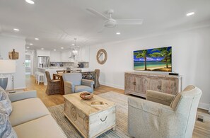TV - Oceanfront, Renovated w/ screened porch & community pool - 33 Beach Club (Isle Of Palms)