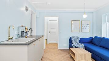 Apartment, 2 Bedrooms | Living area