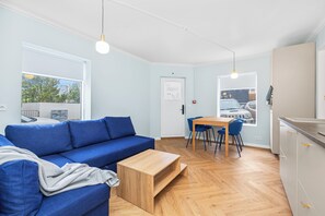 Apartment, 2 Bedrooms | Living room