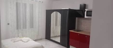 6 camere, Wi-Fi, lenzuola