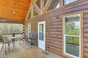 Outdoor dining - 1 Mi to Current River: Sunset-View Van Buren Cabin (Van Buren)
