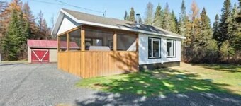 Hôtel à la maison - Chalet du Boisé avec spa