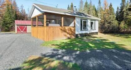 HÎtel à la maison - Chalet du Boisé avec spa