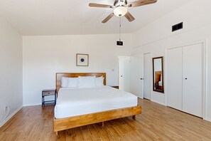 3 bedrooms, Internet, bed sheets