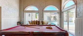 Town of Ocean View pet friendly house with a private pool!