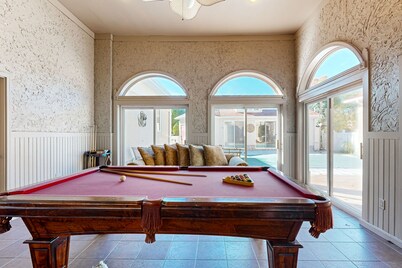 Town of Ocean View pet friendly house with a private pool!