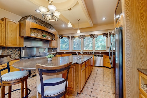 Town of Ocean View pet friendly house with a private pool!