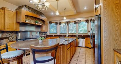 Town of Ocean View pet friendly house with a private pool!