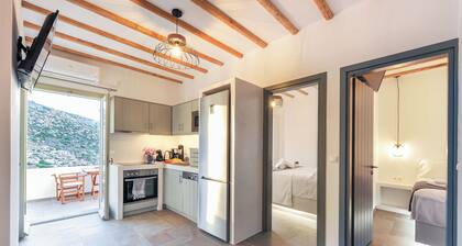 Droufakos’ home - Beachfront Lux 2BD apt. w. Views