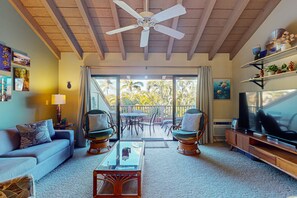 TV, DVD player - Comfortable loft condo with private lanai, resort pool, hot tub, tennis courts! (Kihei)