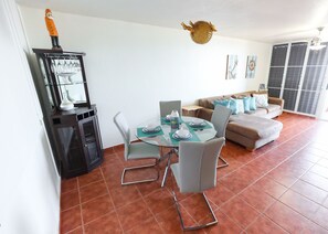 3 bedrooms, Internet - Relaxing Poolside Getaway With Balcony (Fajardo)
