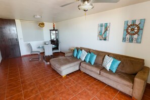 Apartment | 3 bedrooms, Internet - Relaxing Poolside Getaway With Balcony (Fajardo)