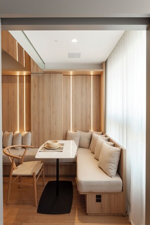 Deluxe Studio Suite | In-room dining - V3rso Jardins (São Paulo)