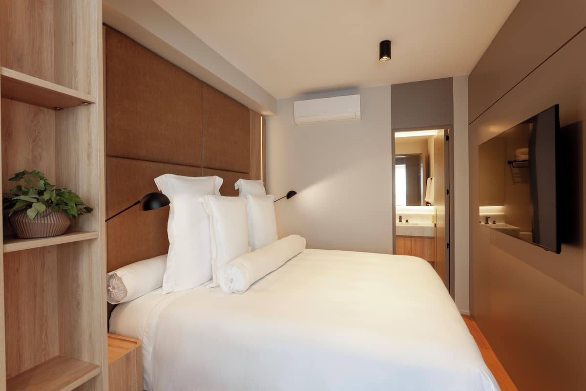 Deluxe Studio Suite