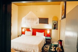 Habitación ejecutiva con 1 cama doble o 2 individuales | Tabla de planchar con plancha y wifi gratis