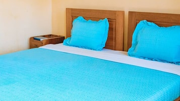 Basic Double or Twin Room, Balcony, Lake View | Iron/ironing board, free WiFi