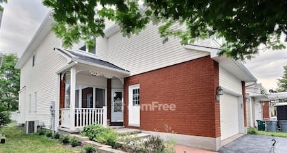 5 bedrooms cozy house in a very quiet & family friendly area