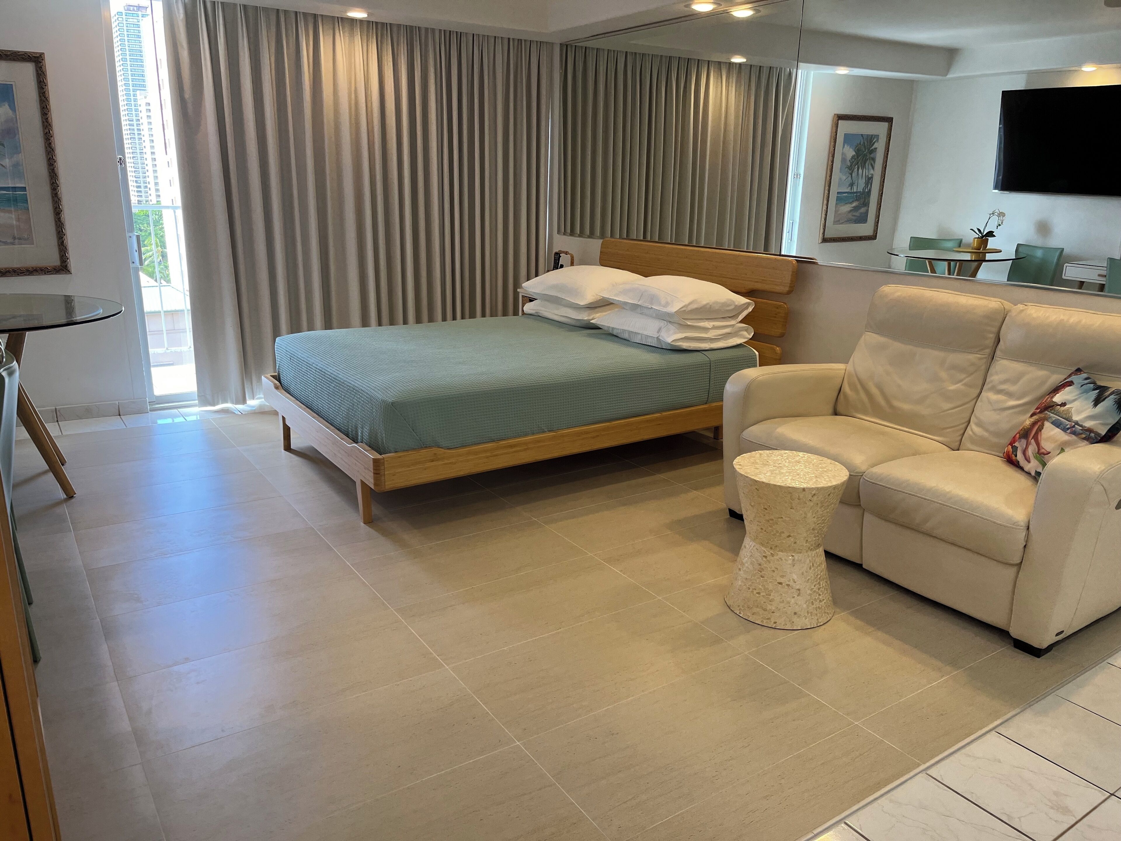 Iron/ironing board, free WiFi, bed sheets