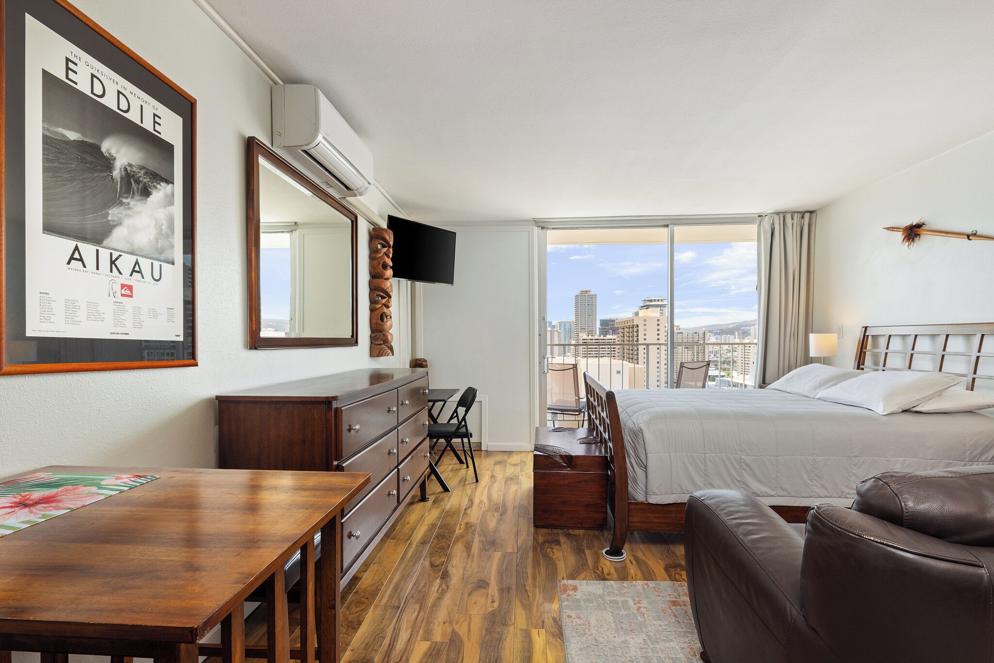 Desk, iron/ironing board, free WiFi, bed sheets