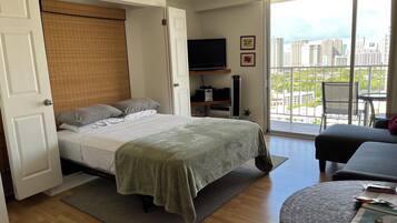 Iron/ironing board, free WiFi, bed sheets